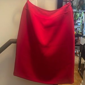 Red beautiful new skirt unfortunately doesn’t fit me